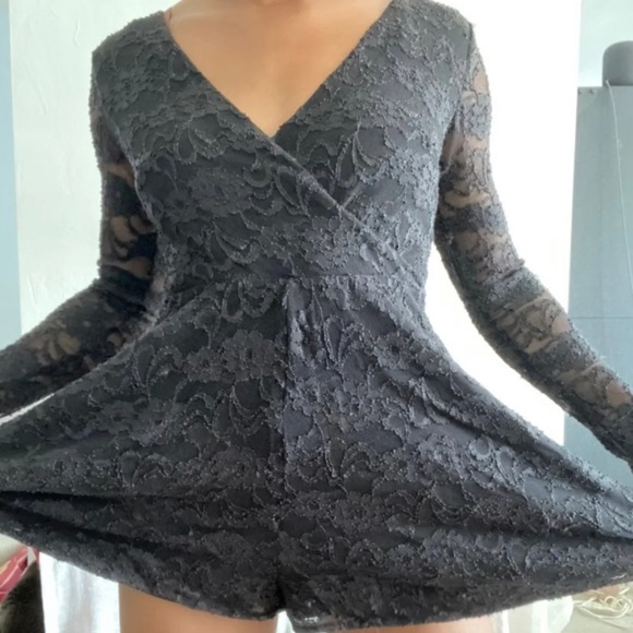 Lace romper - Picture 7 of 8